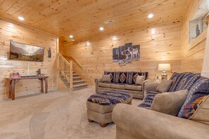 Studio (3 Bedrooms) | Property amenity