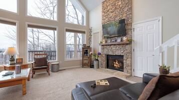 Studio (3 Bedrooms) | Property amenity