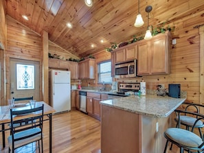 Studio (1 Bedroom) | Property amenity
