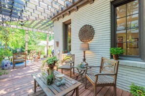 Terrace/patio - Luxury and Old World Charm in Historic Midtown (Memphis)