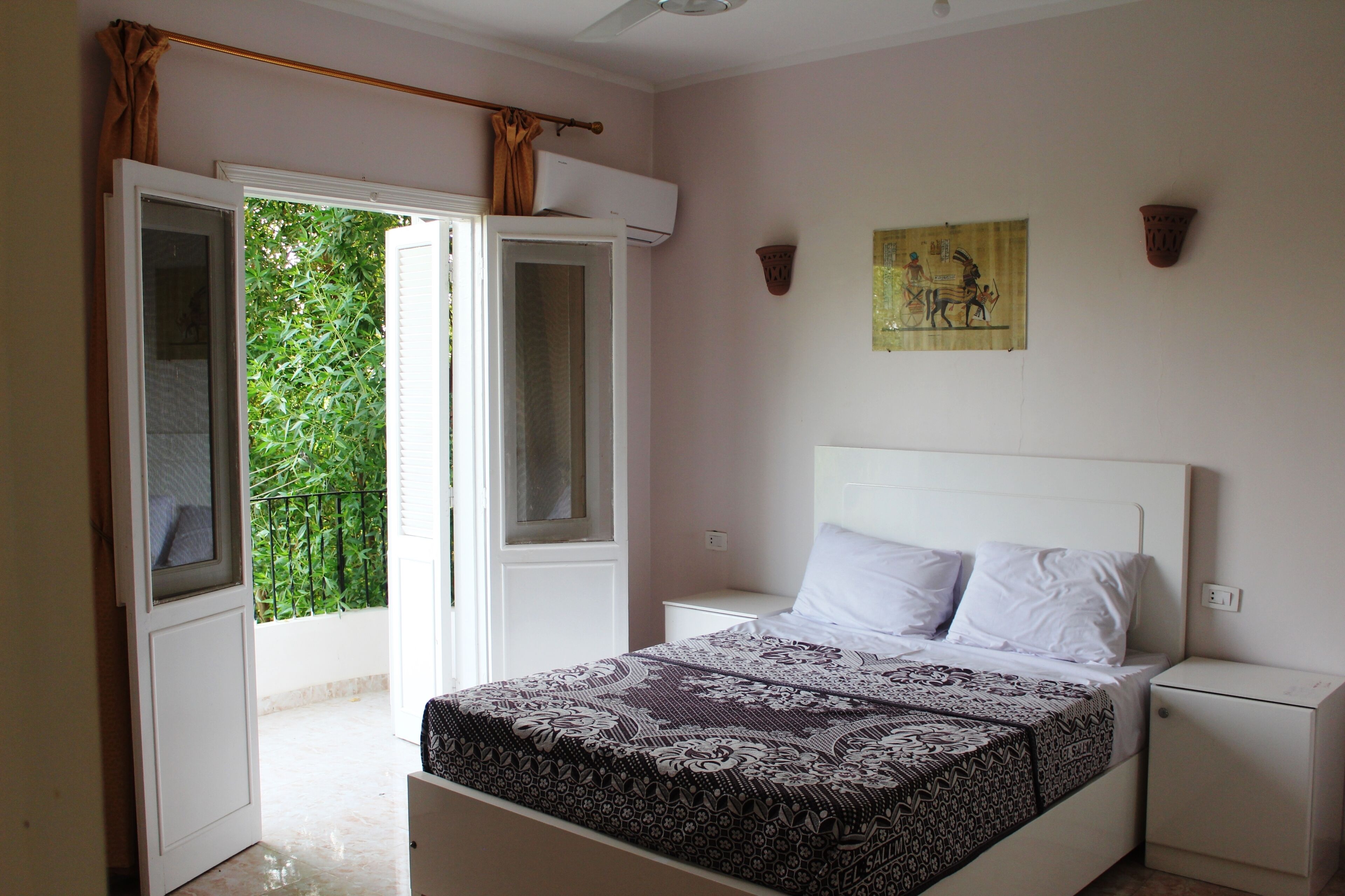 Royal Apartment, Garden View | 1 bedroom, free WiFi, bed sheets