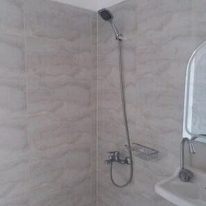 Royal Apartment, Garden View | Bathroom | Combined shower/bathtub, towels - Adam Apartments (Luxor)