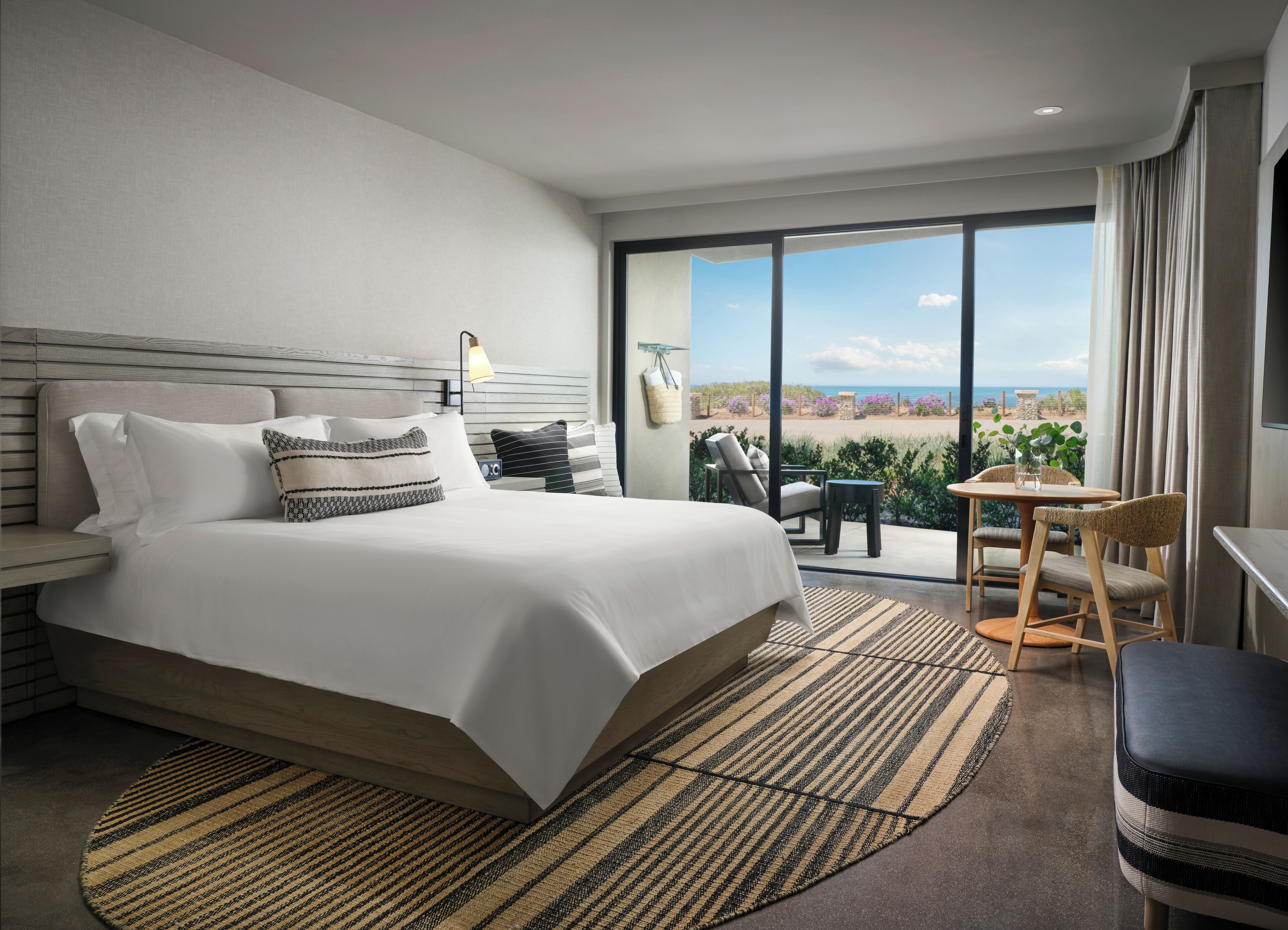 Camera Premium, 1 letto king, patio, vista oceano | Biancheria da letto di alta qualità, copriletto in piuma