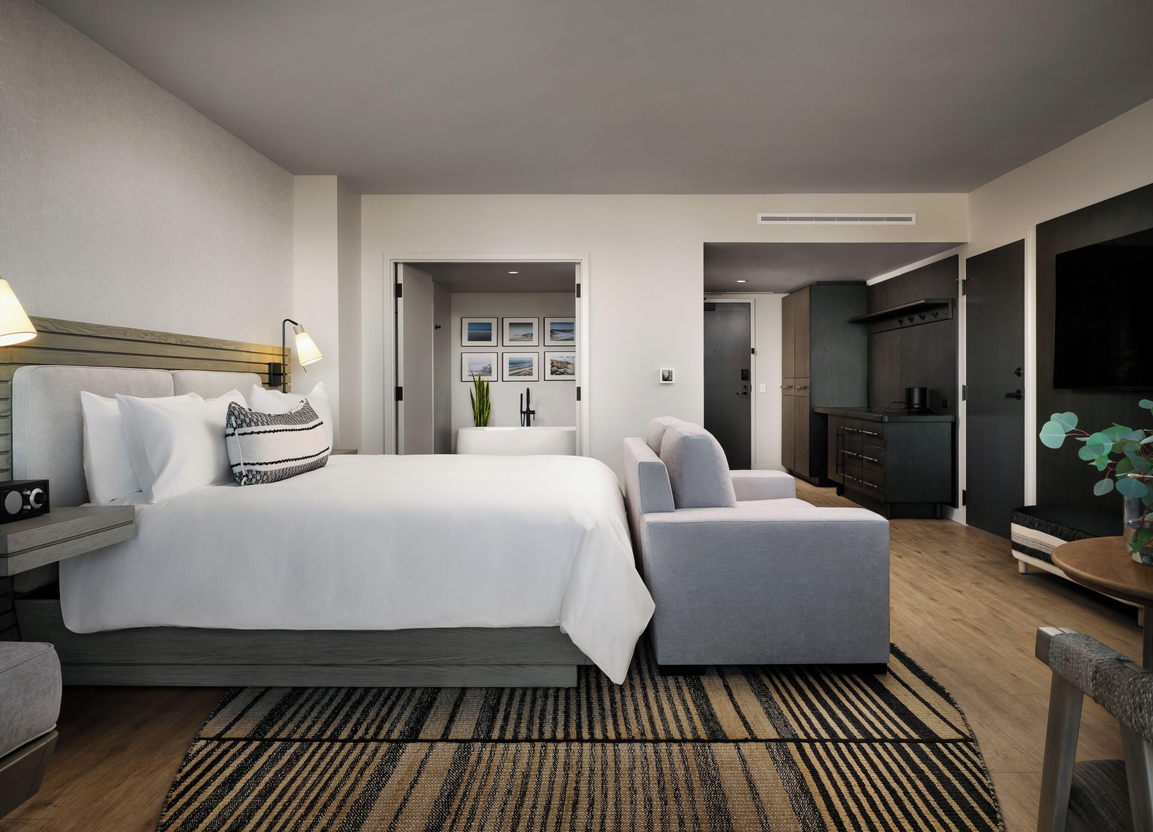 Monolocale Premier, balcone (Coastline View) | Biancheria da letto di alta qualità, copriletto in piuma