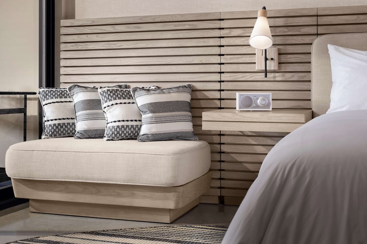 1 bedroom, premium bedding, down comforters, pillowtop beds