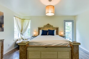 3 عدّة غرف نوم ومكواة/لوح كي وواي فاي وملاءات أسرّة