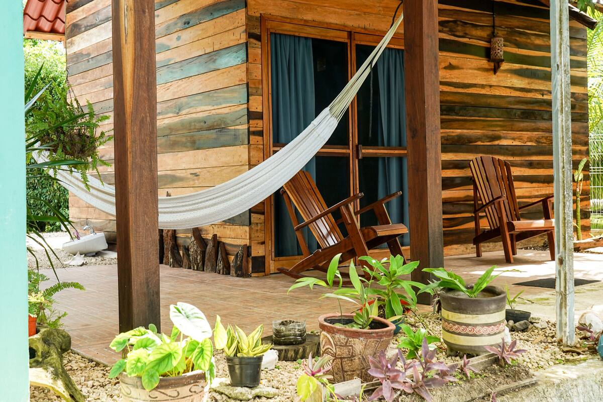 Classic Cabin (Lagoon) | Living area