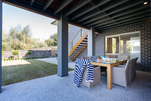 Outdoor dining