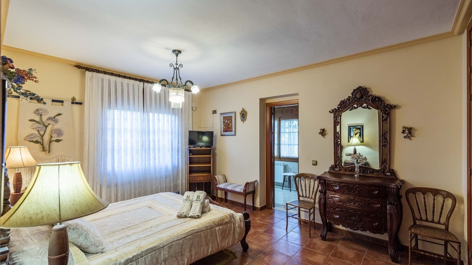 La Fuentezuela Cuevas del Becerro by Ruralidays