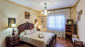 4 soverom, strykejern/-brett, reiseseng for barn og wi-fi