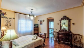 4 bedrooms, iron/ironing board, travel cot, WiFi
