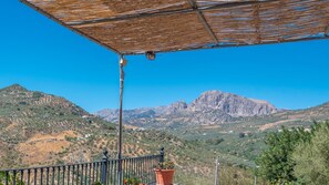 Property grounds - Cortijo El Gazpacho Periana by Ruralidays (Málaga)