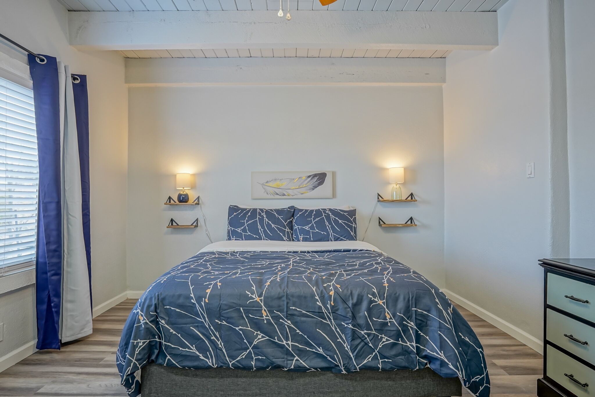 #7: 2bd/1.5ba, Newly Remodeled, Walk to Old Town