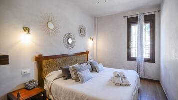 7 habitaciones, tabla de planchar con plancha, cuna de viaje y wifi