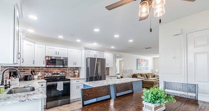 â
RUSTIC RESERVEâ
Walk to Hyde Park, SOHO, Bayshore