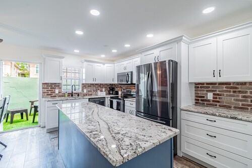 ★RUSTIC RESERVE★ Walk to Hyde Park, SOHO, Bayshore