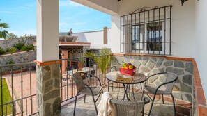 Outdoor dining - Villa Antonio Nerja by Ruralidays (Málaga)