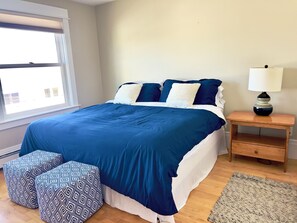 2 bedrooms, free WiFi, bed sheets - Old Orchard Beach, Spacious, beachfront, 2 bedroom condo (Old Orchard Beach)