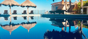 El Sol La Vida beachfront Villa (unbelievable View) 