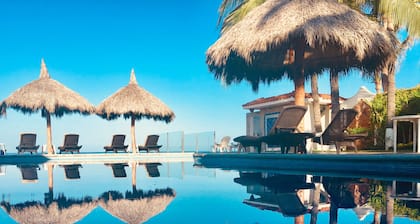 El Sol La Vida beachfront Villa (unbelievable View)