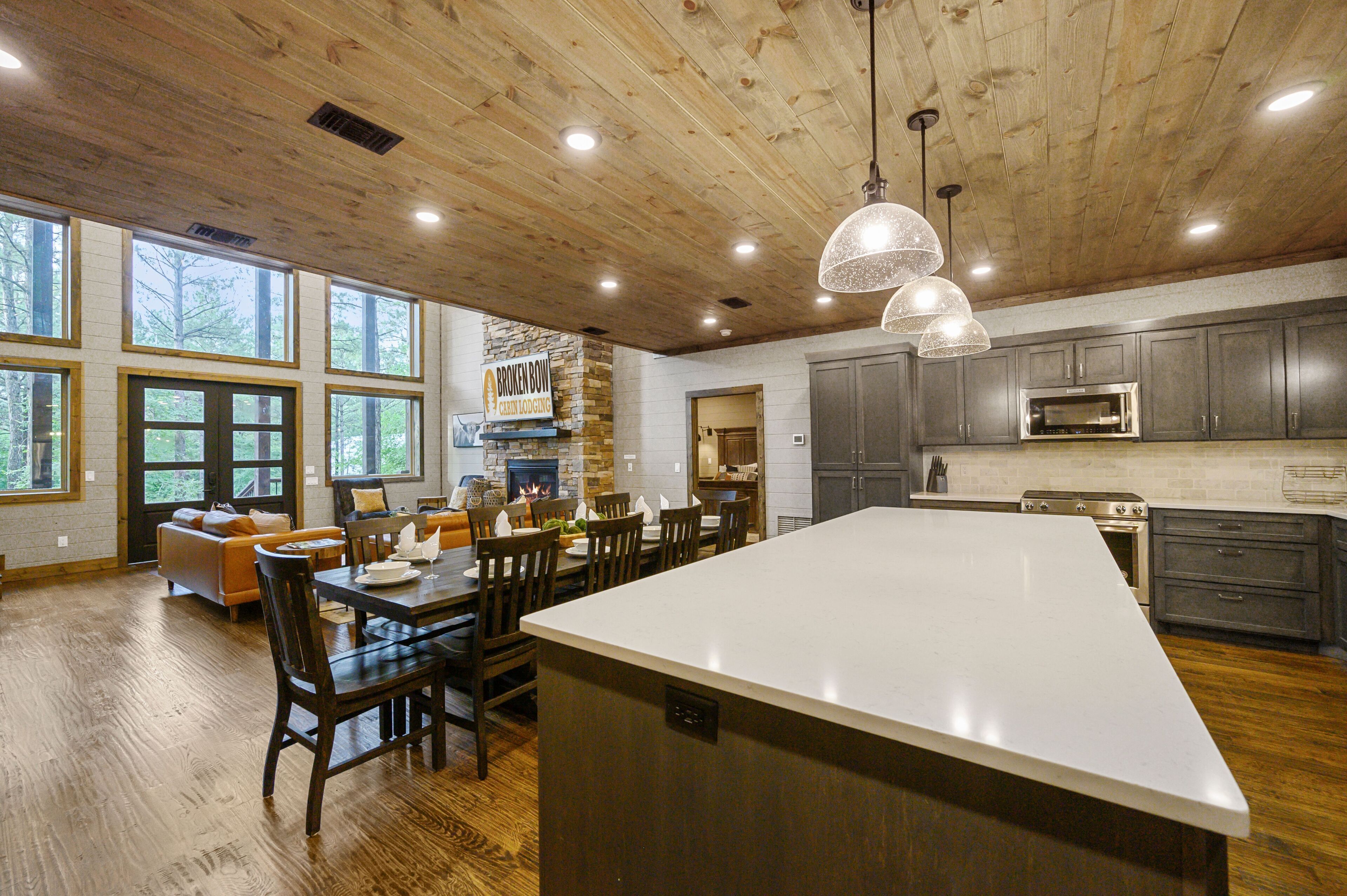 Rose All Day: Sleeps 22 + Loft Game Room