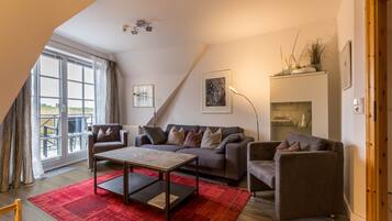 Fernseher, DVD-Player, Stereoanlage