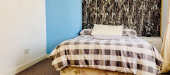 Two bedroom house , in a lovely neighbourhood, with a lot amenities around