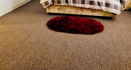 Two bedroom house , in a lovely neighbourhood, with a lot amenities around