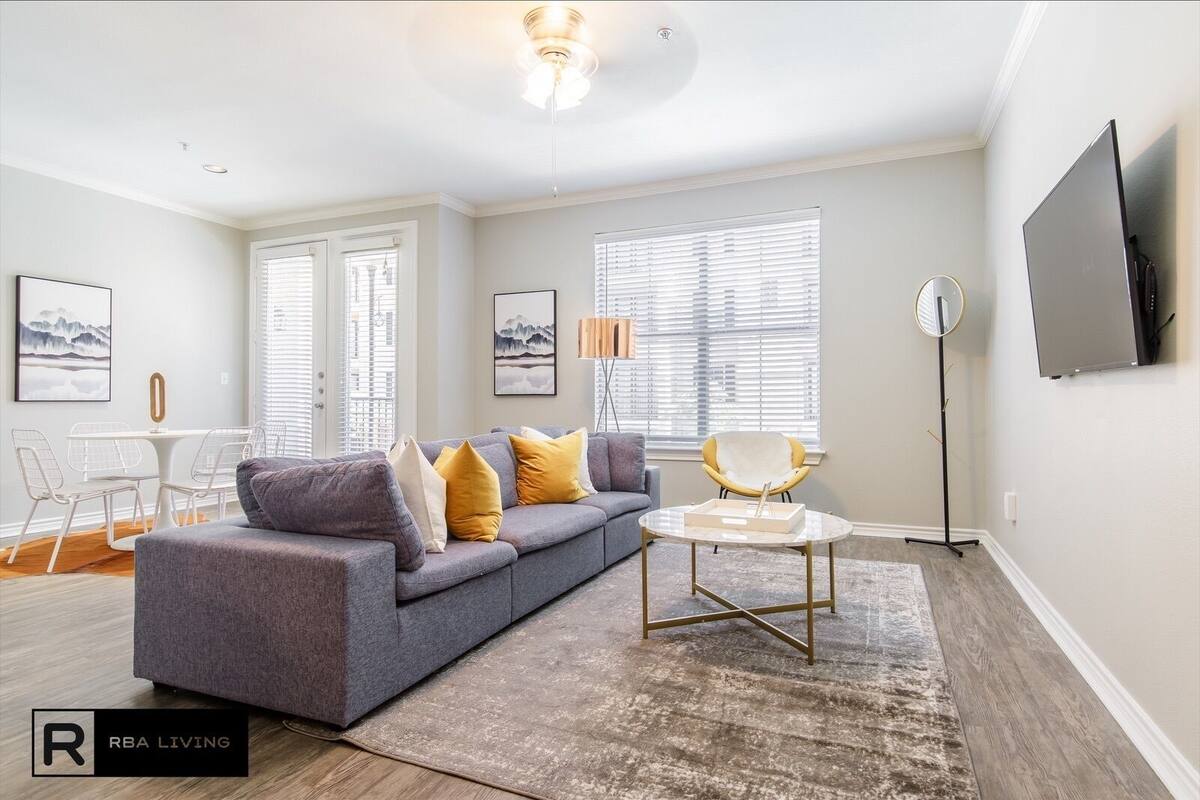 Elite Apartment, 2 Bedrooms | Living room