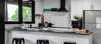 Silvers Anchor - 2 Bennett Street