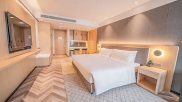 Kamar Premium | Seprai antialergi, minibar, brankas, dan setrika/meja setrika