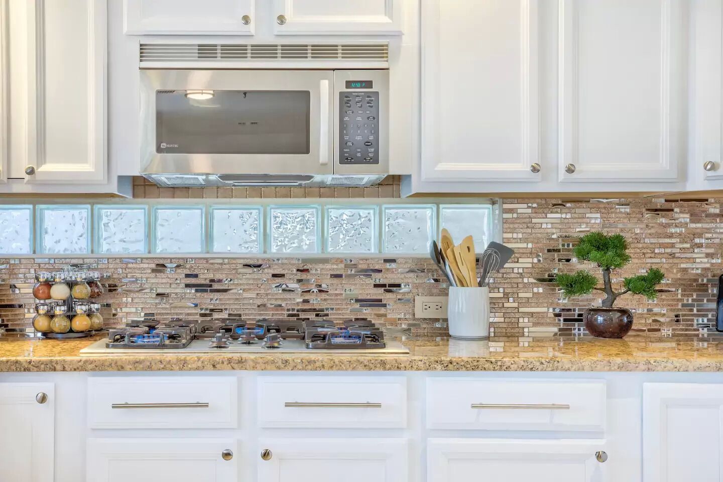 Spectacular spacious home with private pool