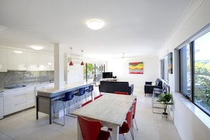 Family Apartment, 3 Bedrooms | Living area