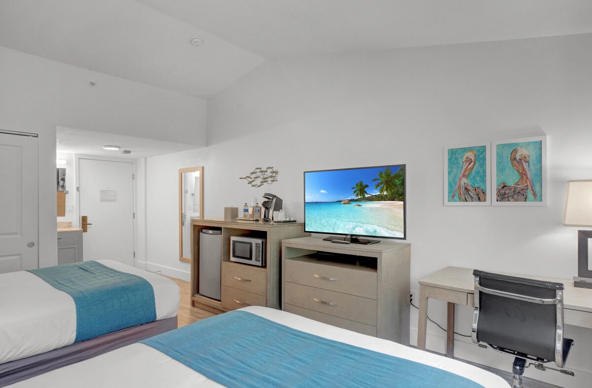 Wonderful Island Escape! 2 Units with Free Parking, Pets Allowed, Pool!