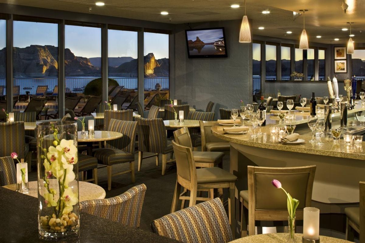 Wonderful Stay! Parking, Nearby Golf! Minutes away from Lake Powell Campground!