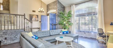 Smart-TV, Kamin, Netflix, Streaming-Dienste