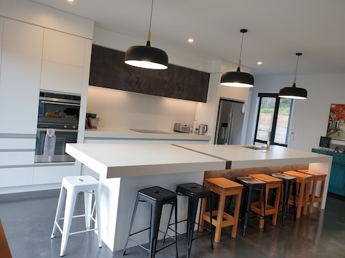 Executive family house, private with stunning rural views close to Lake Rotoura