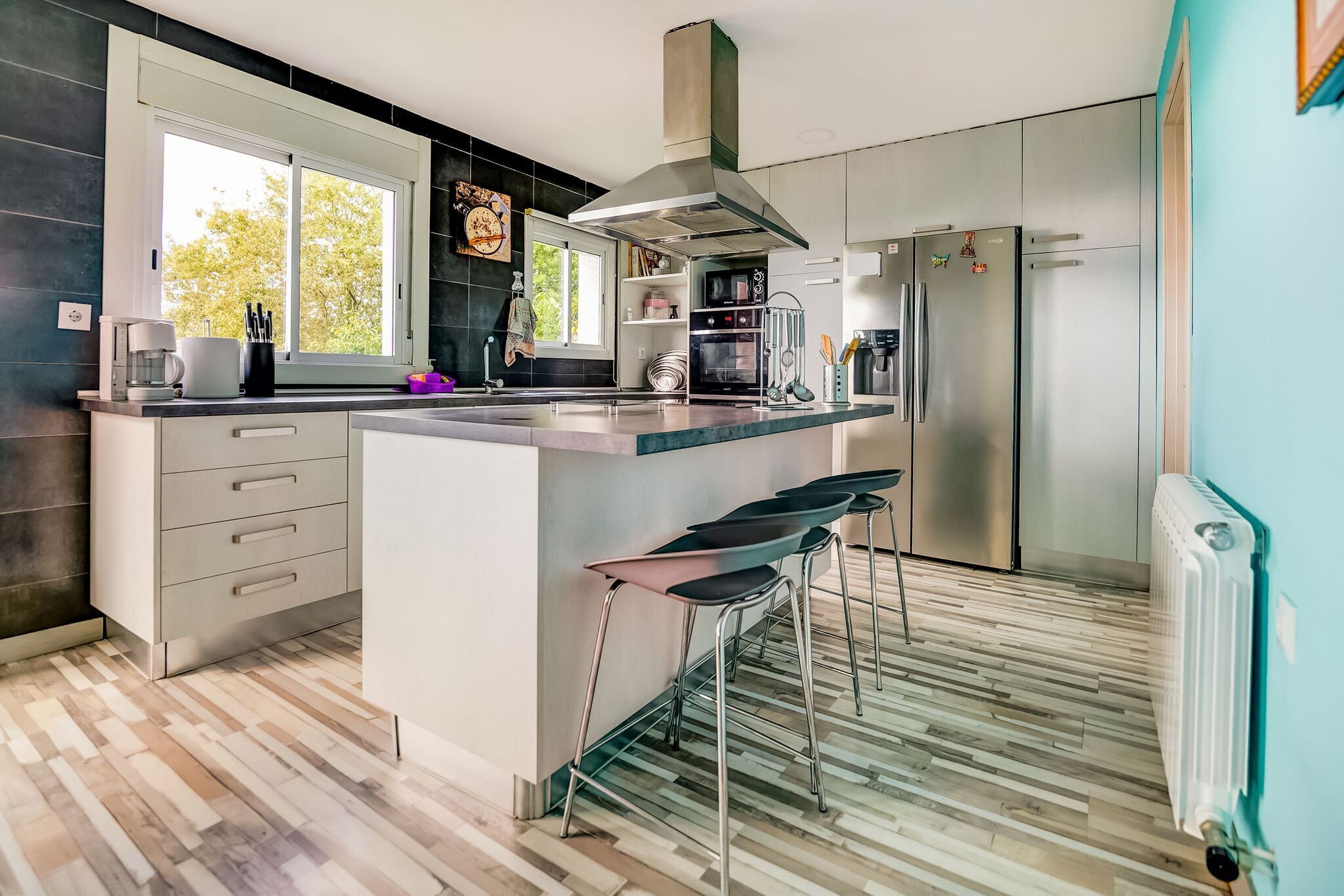 Refrigerador, microondas, horno, placa de cocina