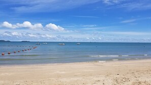 Di pantai
