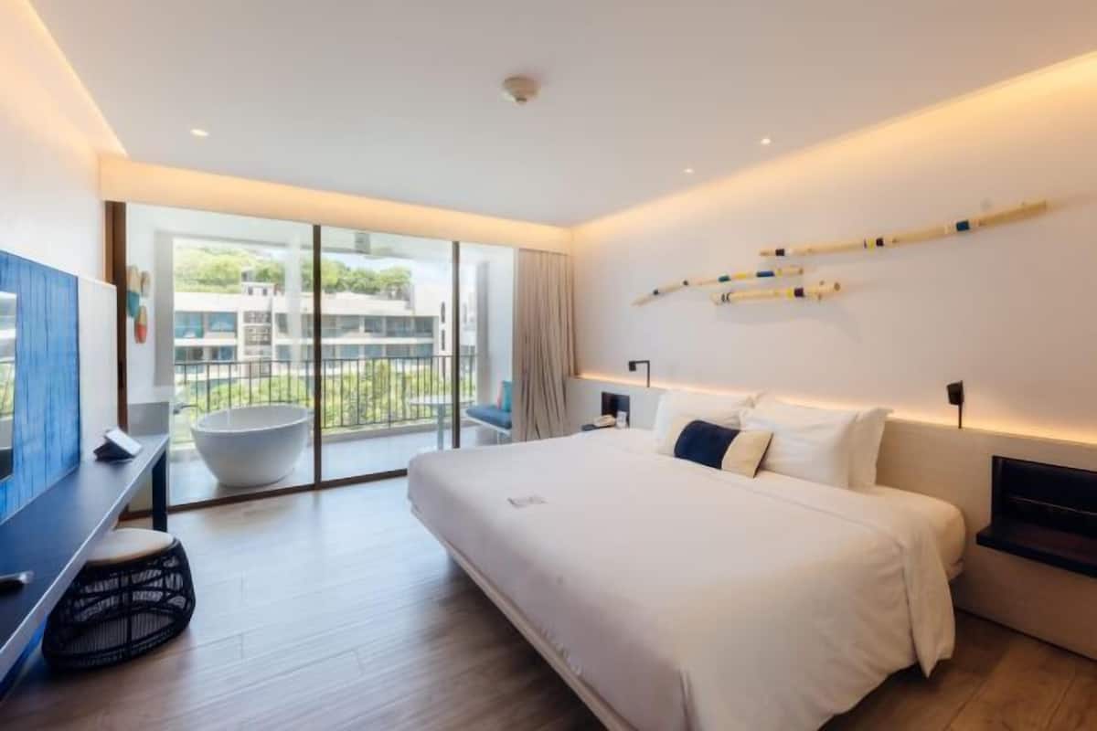 3 dormitorios, minibar, caja fuerte y cortinas opacas