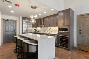 Fridge, microwave, oven, stovetop - Ski in/out at Westgate, Remodeled 1br, Resort amenities, Mutiple Pools, Spa and Restaurant 4803A (Park City)