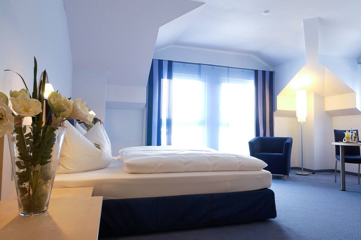 classic double room, annex building ("rebhan´s klassik") | hypo-allergenic bedding, minibar, in-room safe, individually decorated