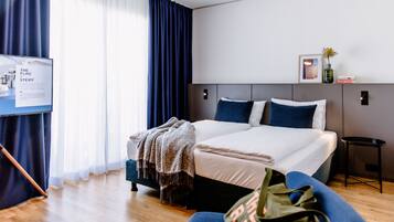 Studio – comfort | Safe på rommet, skrivebord og skrivebord for bærbar PC