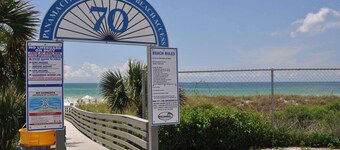 Travelodge by Wyndham Panama City Beach/beachfront