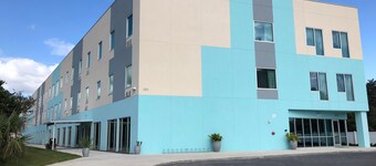 Travelodge by Wyndham Panama City Beach/beachfront