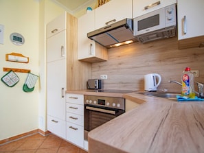 Køleskab, mikrobølgeovn, ovn, opvaskemaskine