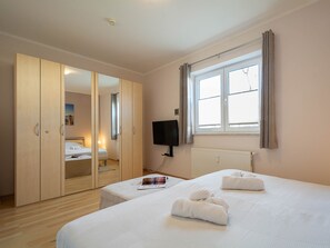 2 Schlafzimmer, Bügeleisen/Bügelbrett, WLAN