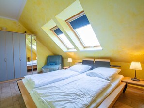 Unclassified image, 3 of 22, button