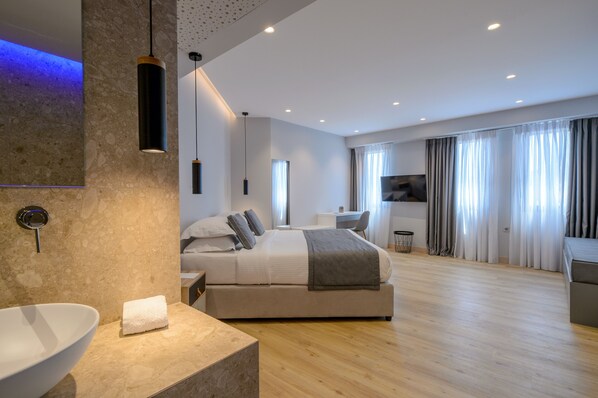 1 bedroom, free WiFi - Lifestyle Suite with Hydromassage - Convo 212 Aparthotel (Kallithea)