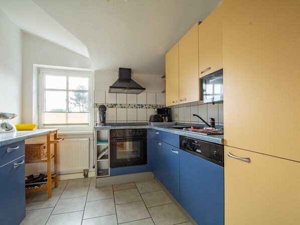 Køleskab, mikrobølgeovn, ovn, opvaskemaskine